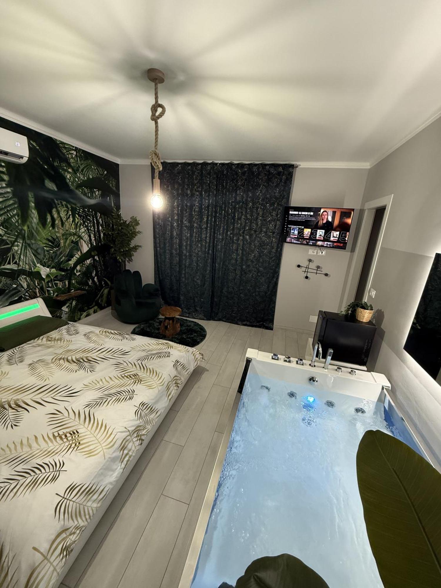 Apartamento Tropical Rhapsody - Jacuzzi & King Size A Centro Turín