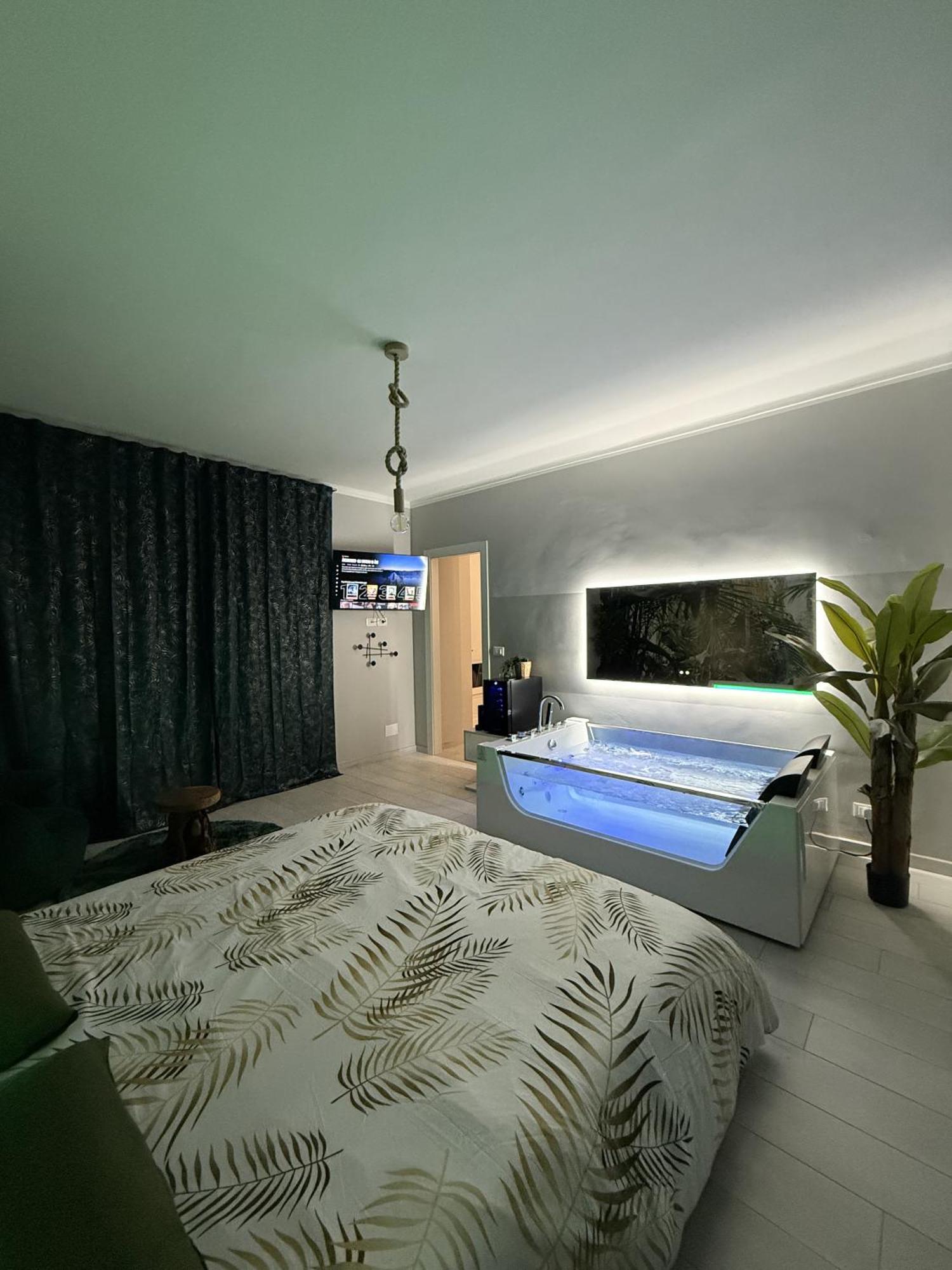 Tropical Rhapsody - Jacuzzi & King Size A Centro * Turín